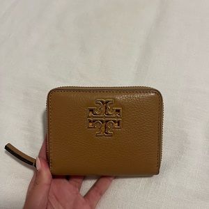 Like new light brown Tory Burch wallet